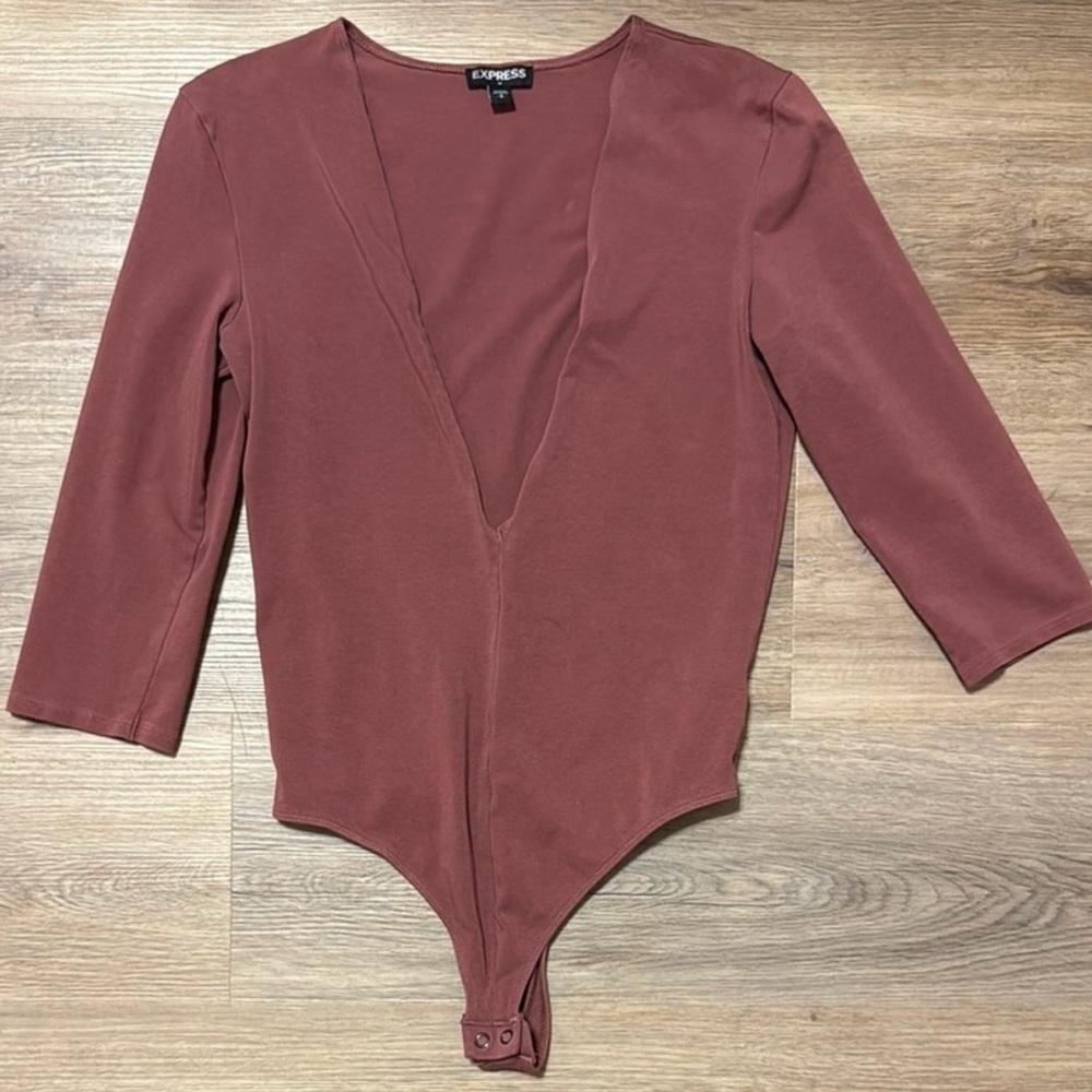Express Mauve Long Sleeve Plunge V Neck Thing Bodysuit Size Small